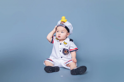 嵊州宝宝老摇头怎么回事